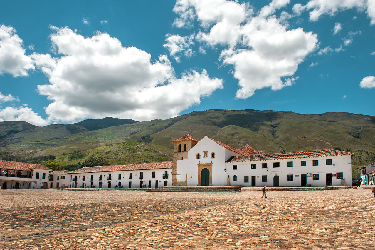 Cobblestone plaza and colonial houses of Villa de Leyva, Boyacá